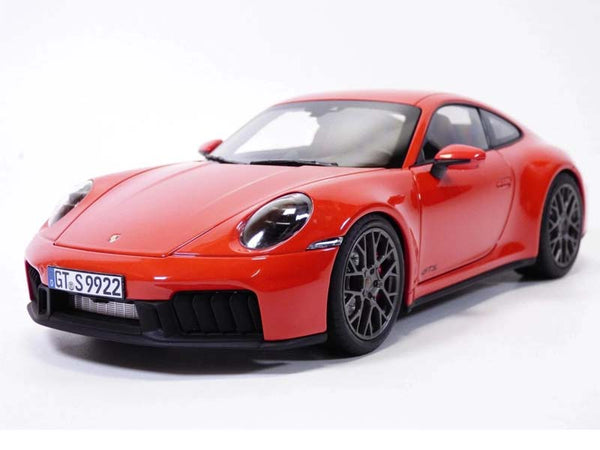 2025 Porsche 911 Carrera 4 GTS - Guards Red Diecast 1:18 Scale