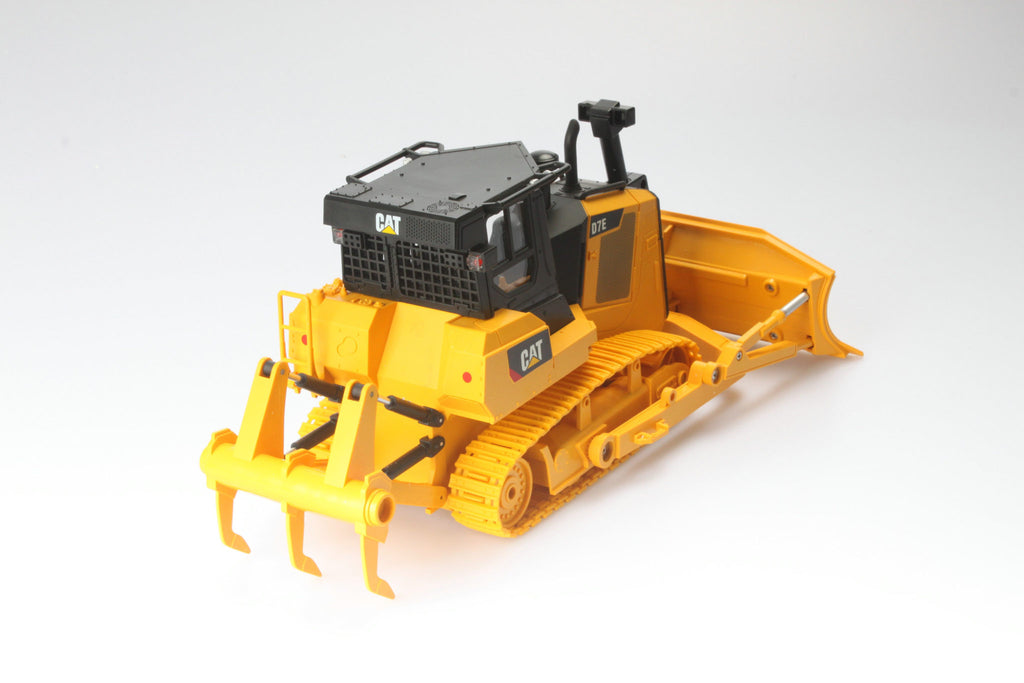 CAT Caterpillar D7E Track-Type Radio Controlled Tractor 1:24 Scale Model - Diecast Masters - 25002