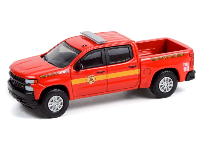 2020 Chevrolet Silverado Z71 w/ Cap - Philadelphia Fire Department Battalion Chief (Fire & Rescue) Series 2 Diecast 1:64 Model - Greenlight 67020F