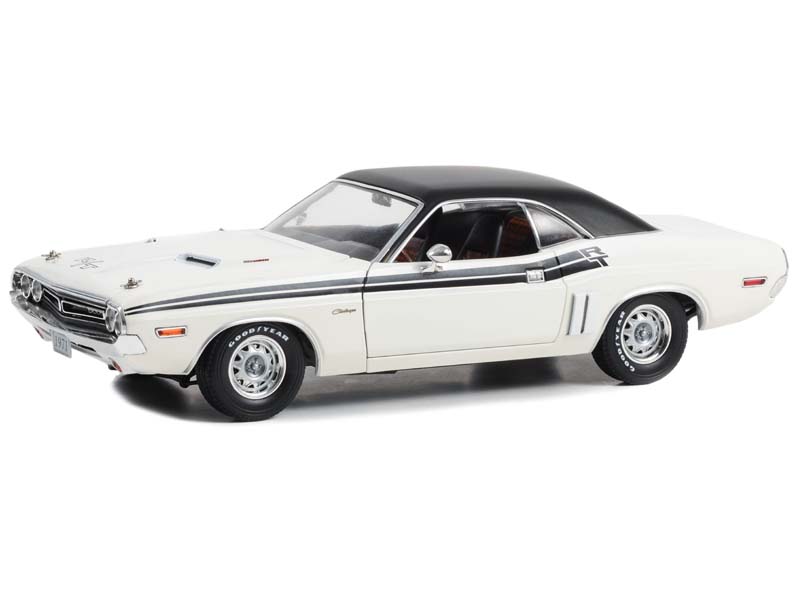 1971 Dodge Challenger R/T - Bright White w/ Black Interior and Red Plaid Seats Diecast 1:18 Scale Model - Greenlight 13668