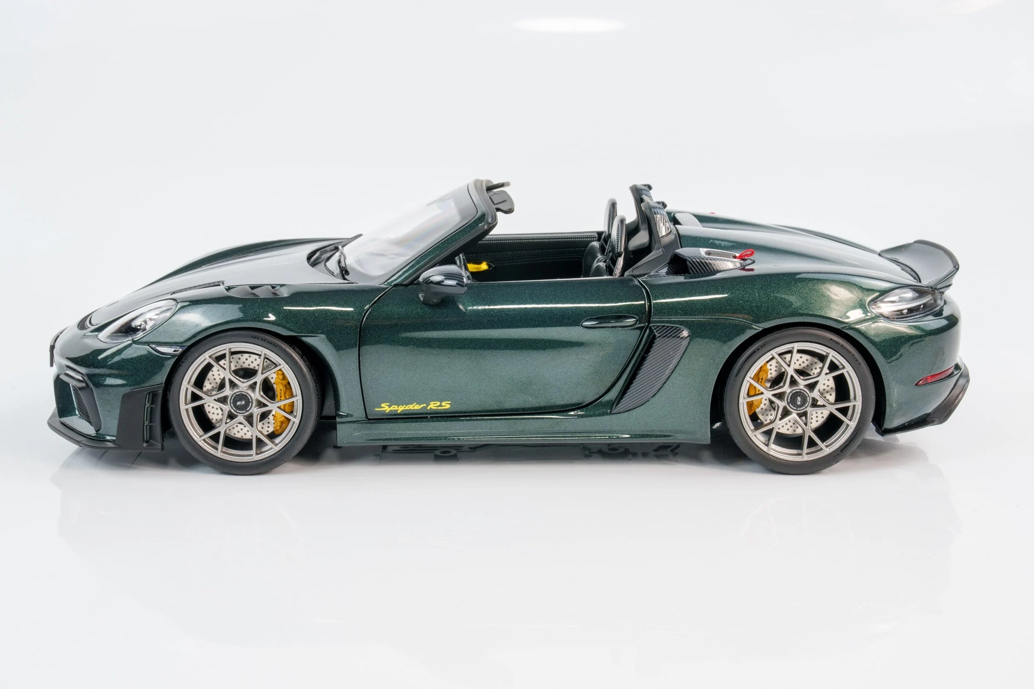 2023 Porsche 718 Spyder RS w/ Weissach Pack - Forest Green Diecast 2023 Porsche 718 Spyder RS w/ Weissach Pack - Forest Green Diecast