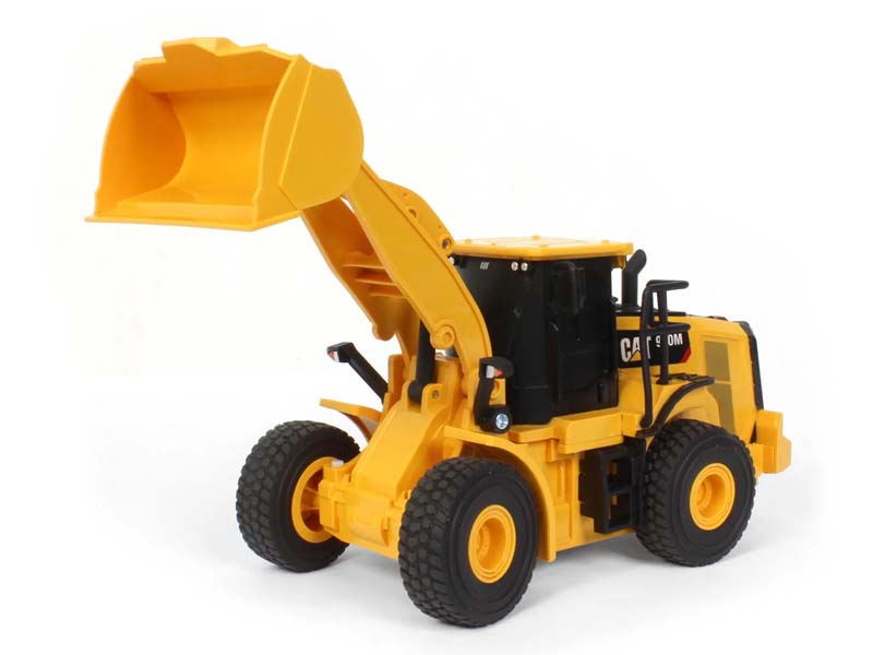 CAT Caterpillar 950M Wheel Loader Radio Control 1:35 Scale Model - Diecast Masters 23003