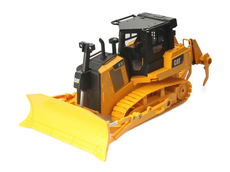 CAT Caterpillar D7E Track Type Tractor Radio Control 1:24 Scale Model - Diecast Masters 25002