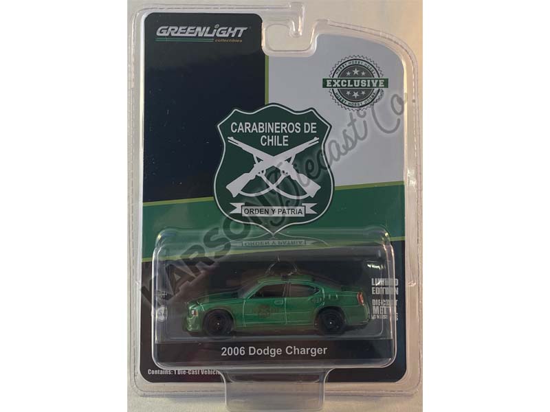 CHASE 2006 Dodge Charger Police Carabineros de Chile - White and Green (Hobby Exclusive) Diecast 1:64 Scale Model - Greenlight 30270