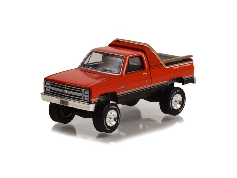 CHASE 1984 Chevrolet K-10 Scottsdale 4x4 - Sno Chaser (Hobby Exclusive) Diecast 1:64 Scale Model - Greenlight 30365