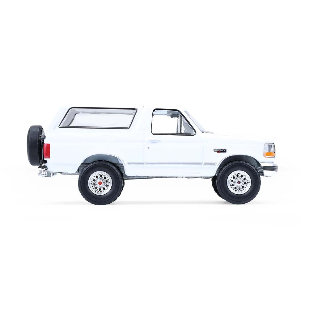 GREEN CHROME CHASE 1993 Ford Bronco XLT Oxford White Diecast 1:64 Scale Model - Greenlight 30452