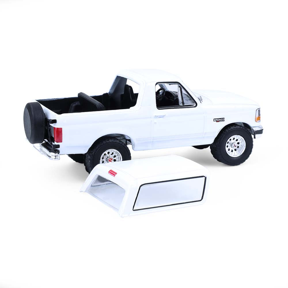 GREEN CHROME CHASE 1993 Ford Bronco XLT Oxford White Diecast 1:64 Scale Model - Greenlight 30452