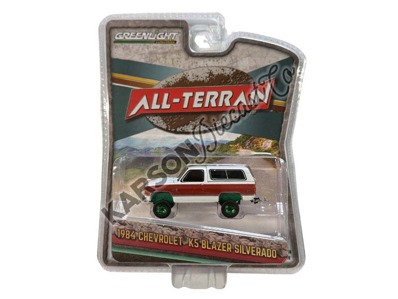 CHASE 1984 Chevrolet K5 Blazer Silverado Lifted - Frost White & Apple Red (All-Terrain Series 16) Diecast 1:64 Scale Model - Greenlight 35290E