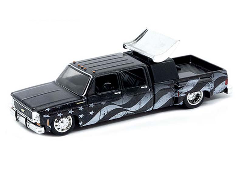 1973 Chevrolet Cheyenne Super 30 Stars & Stripes Diecast 1:64 Scale Model - M2 Machines 39000-MJS07