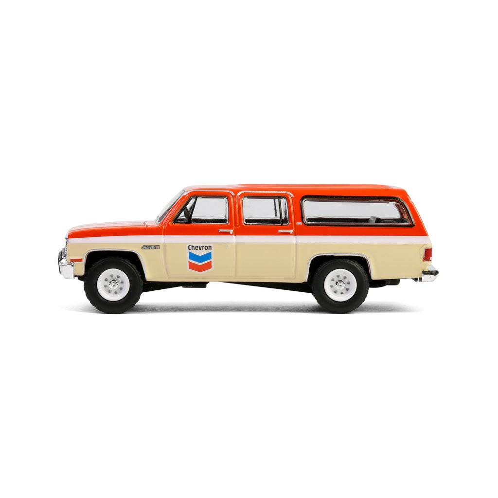 CHROME CHASE 1988 GMC Suburban Sierra Classic C10 (Chevron Special Edition Series 1) Diecast 1:64 Scale Model - Greenlight 41175D