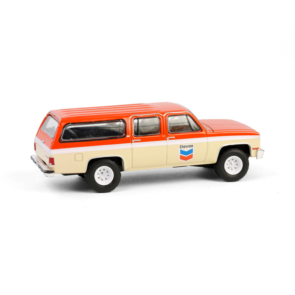 CHROME CHASE 1988 GMC Suburban Sierra Classic C10 (Chevron Special Edition Series 1) Diecast 1:64 Scale Model - Greenlight 41175D