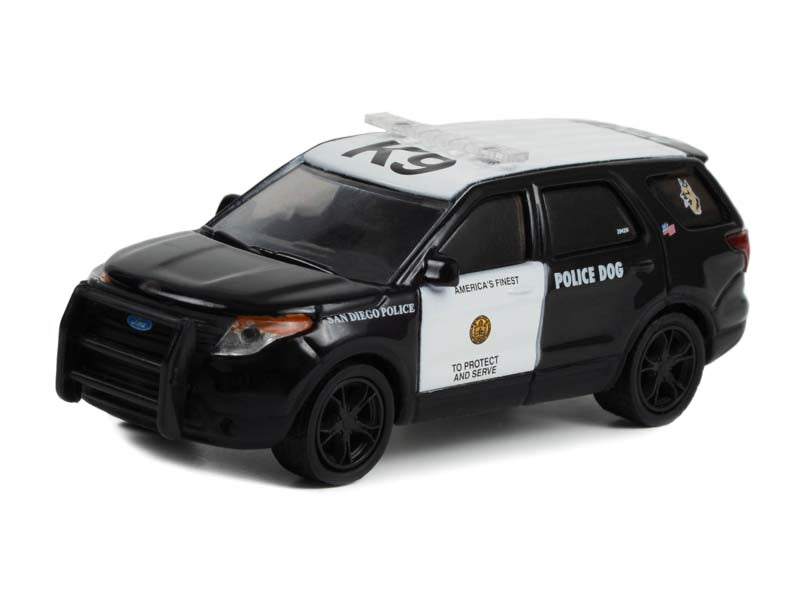 CHASE 2015 Ford Explorer Police Interceptor Utility - San Diego Police K9 Unit (Hot Pursuit) Series 43 Diecast 1:64 Scale Model Car - Greenlight 43010E