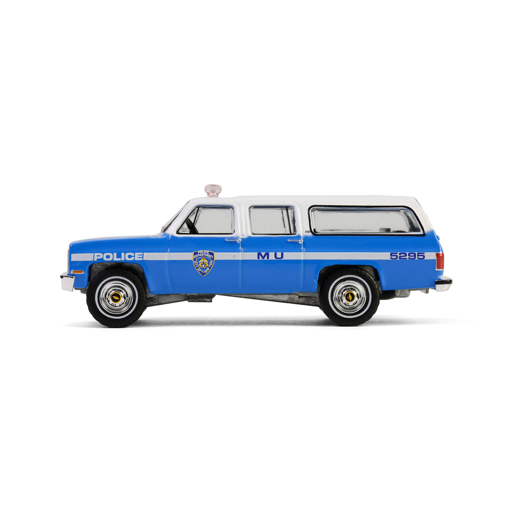 48 COUNT CASE - 1990 Chevrolet Suburban K2500 Scottsdale - New York City Police Department (Hot Pursuit Series 46) Diecast 1:64 Scale Model - Greenlight 43040D