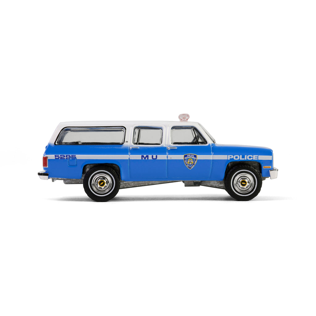 48 COUNT CASE - 1990 Chevrolet Suburban K2500 Scottsdale - New York City Police Department (Hot Pursuit Series 46) Diecast 1:64 Scale Model - Greenlight 43040D