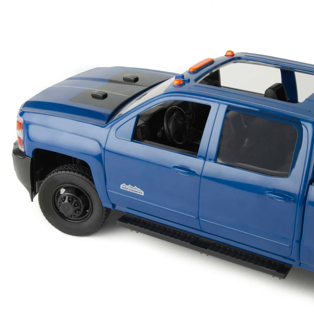 Chevy 3500 High Country Dually Pickup Truck w/ Gooseneck Trailer & 6 Round Bales (Big Farm) 1:16 Scale Model - ERTL 47603