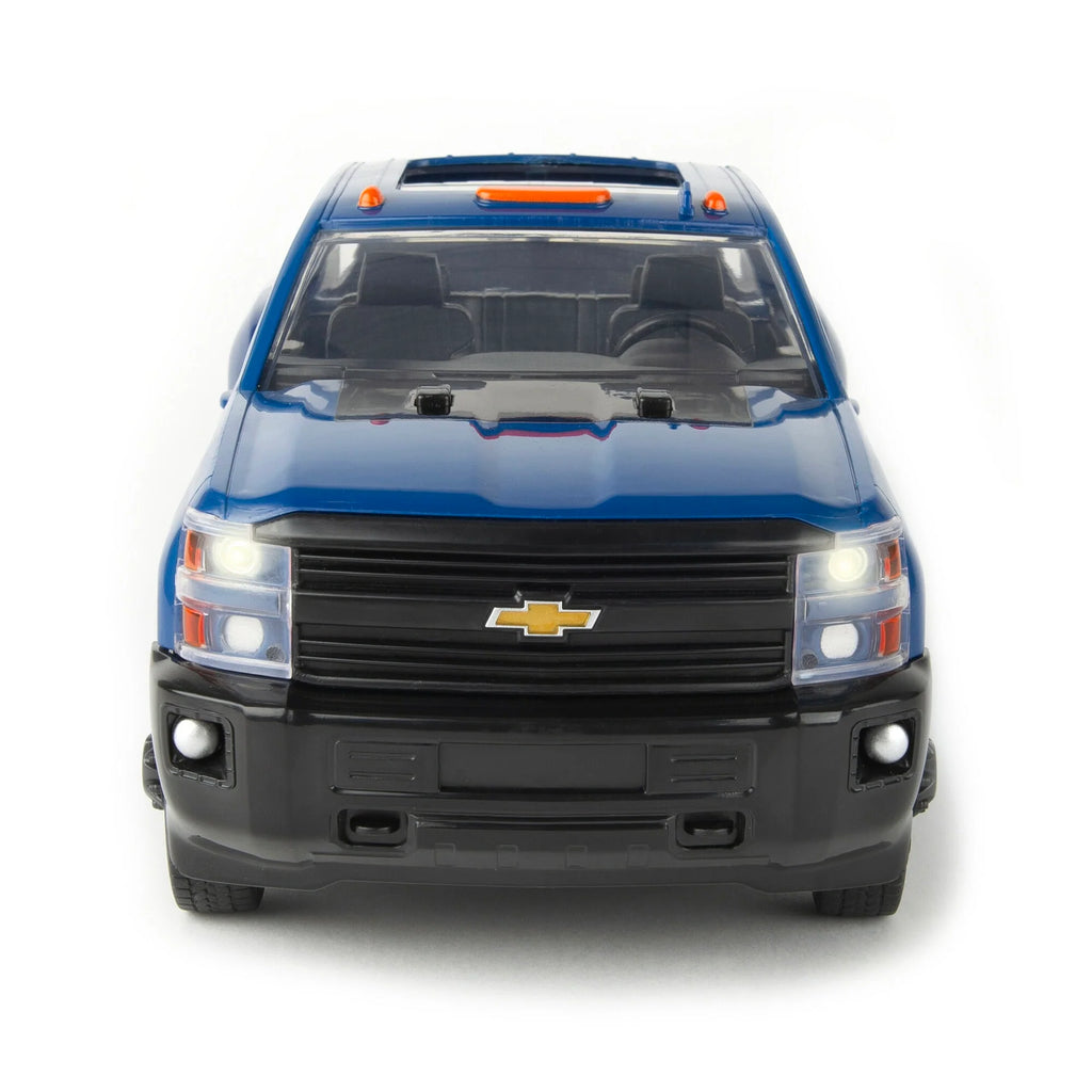 Chevy 3500 High Country Dually Pickup Truck w/ Gooseneck Trailer & 6 Round Bales (Big Farm) 1:16 Scale Model - ERTL 47603