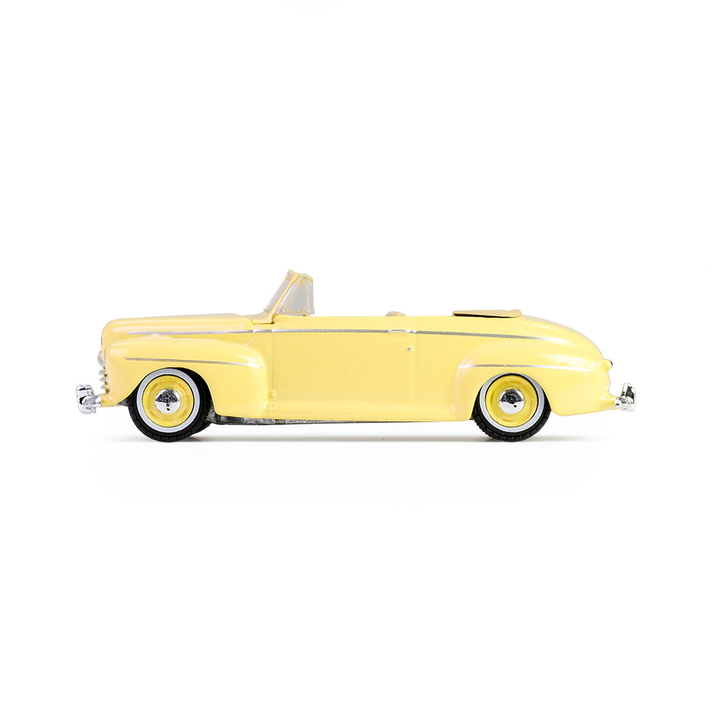 1947 Ford Super De Luxe Convertible Club Coupe - Karate Kit (Garbage Pail Kids Series 7) Diecast 1:64 Scale Model - Greenlight 54110A