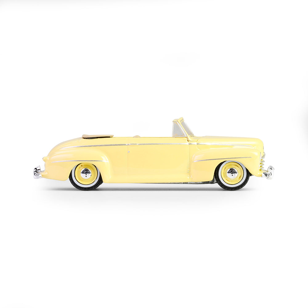 1947 Ford Super De Luxe Convertible Club Coupe - Karate Kit (Garbage Pail Kids Series 7) Diecast 1:64 Scale Model - Greenlight 54110A