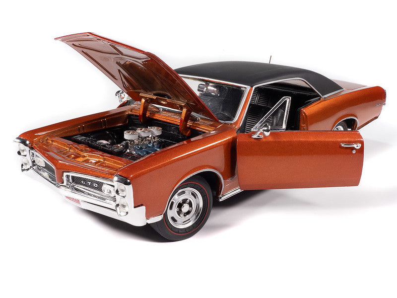 1966 Pontiac GTO Hardtop Hemmings Muscle Machines Diecast 1:18 Scale Models - Auto World AMM1346