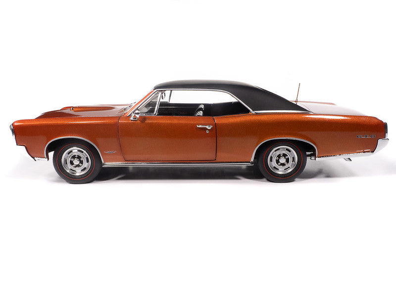 1966 Pontiac GTO Hardtop Hemmings Muscle Machines Diecast 1:18 Scale Models - Auto World AMM1346