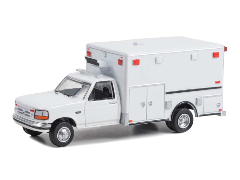 CHASE 1992 Ford F-350 Ambulance - First Responders (Hobby Exclusive) Diecast 1:64 Scale Model - Greenlight 67061