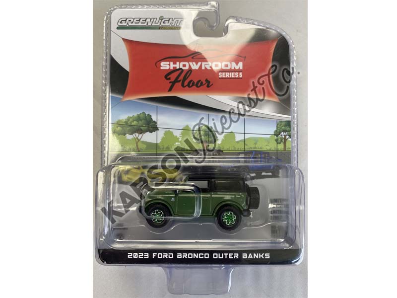 CHASE 2023 Ford Bronco 2-Door Outer Banks – Eruption Green Metallic (Showroom Floor Series 5) Diecast 1:64 Scale Model - Greenlight 68050E