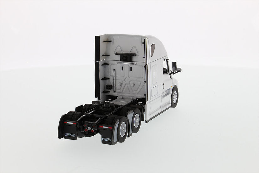 Freightliner Cascadia Semi Truck Pearl White (Transport Series) 1:50 Scale Model - Diecast Masters 71027