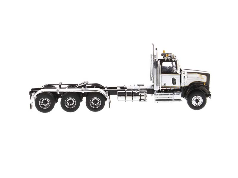 Western Star 4900 SFFA Tridem Day Cab Black & White Swoosh (Transport Series) 1:50 Scale Model - Diecast Masters 71066