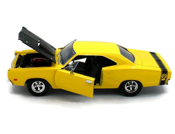 1969 Dodge Coronet Super Bee - Yellow (Timeless Legends) Diecast 1:24 Scale Model - Motormax 73315YL