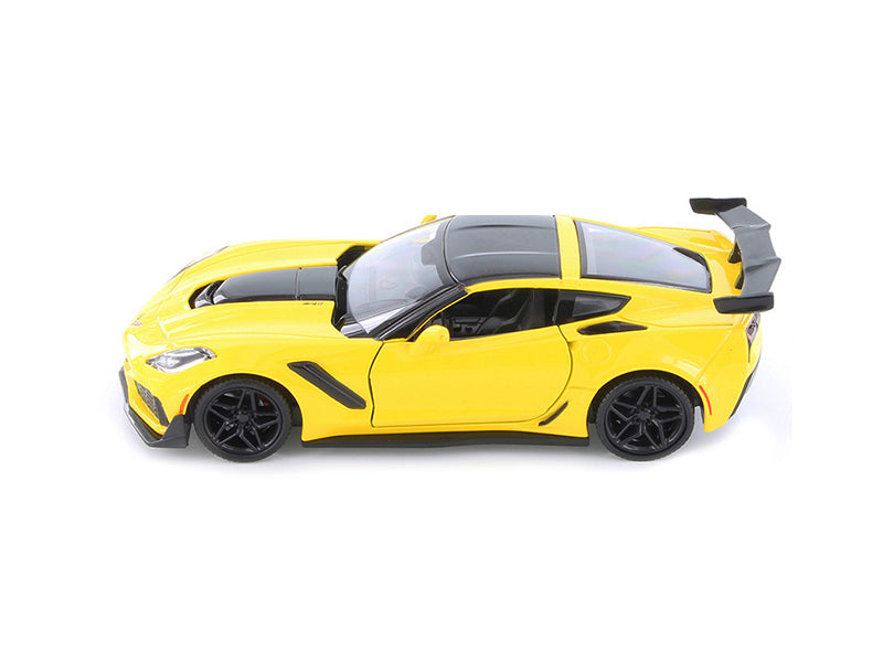 2019 Chevrolet Corvette ZR1 Yellow w/ Black Accents 1:24 Diecast Model Car - Motormax 79356YL