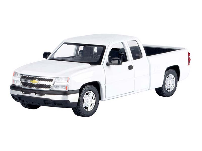 2006 Chevrolet Silverado 1500 – White Diecast 1:25 Scale Model - Motormax 79393WH