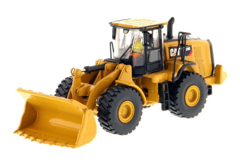 CAT Caterpillar 972M Wheel Loader (High Line Series) 1:87 HO Scale Model - Diecast Masters 85949