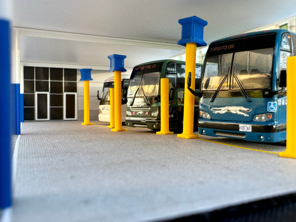 Greyhound Bus Station Diorama - E-Z Assembly Kit Diecast 1:87 Scale Model - Iconic Replicas 87-0599