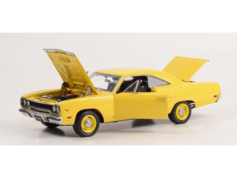 1970 Plymouth Road Runner - Lemon Twist w/ Black Interior Diecast 1:18 Scale Model - GMP 18971