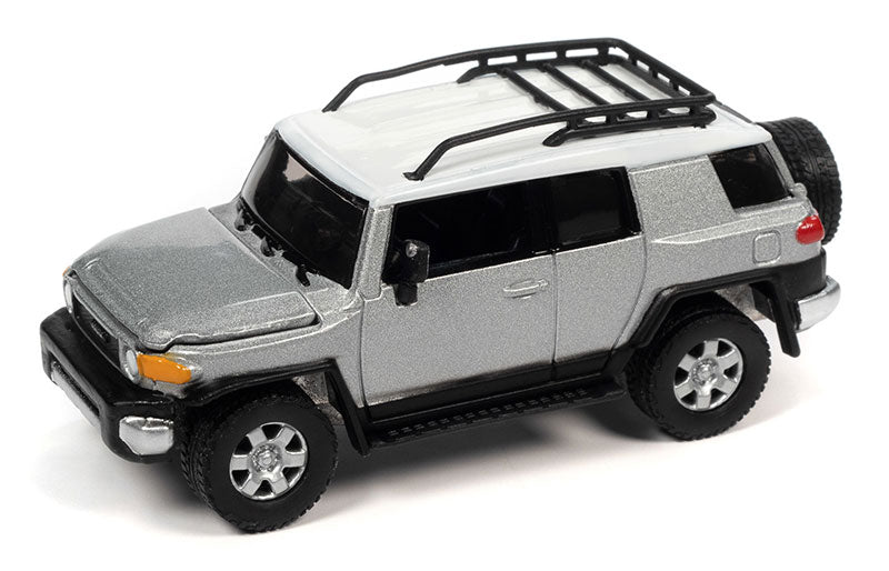 2007 Toyota FJ Cruiser – Silver (Classic Gold 2022 Release 3 Version A) Diecast 1:64 Scale Model - Johnny Lightning JLSP278A