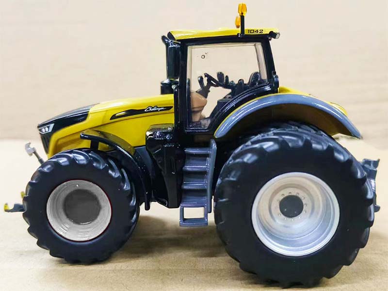 Challenger 1042 Tractor w/ Rear Dual Tires Diecast 1:64 Scale
