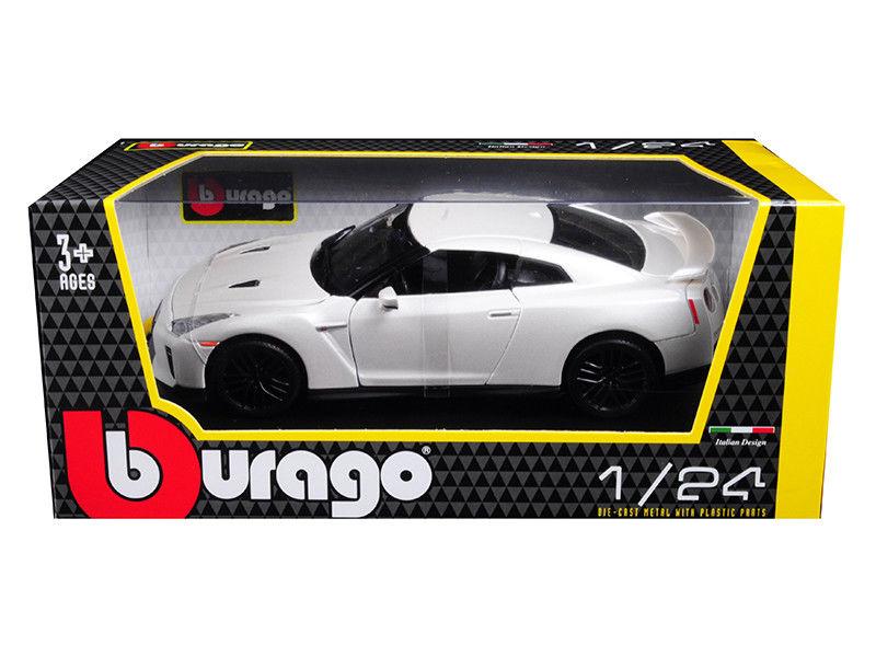 2017 Nissan GT-R R35 White 1:24 Model Car - Bburago - 21082WH