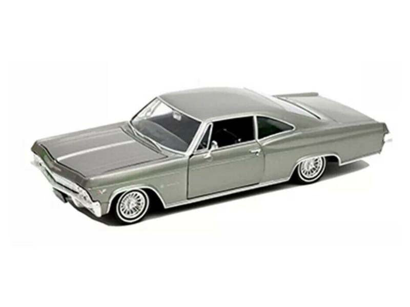 1965 Chevrolet Impala SS 396 - Gray Metallic (Low Rider Collection) Diecast 1:24 Scale Model Car - Welly 22417LRGRY