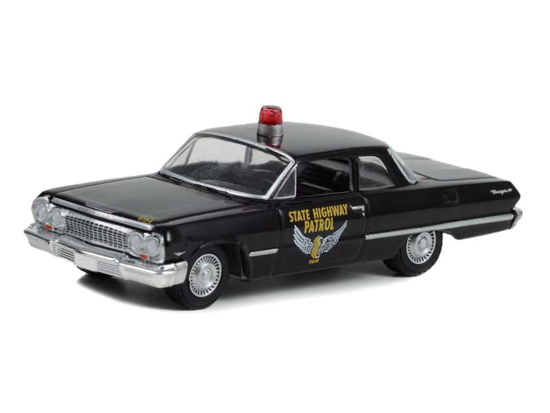 CHASE 1963 Chevrolet Biscayne - Ohio State Highway Patrol (Hot Pursuit Series 43) Diecast 1:64 Scale Model Car - Greenlight 43010A
