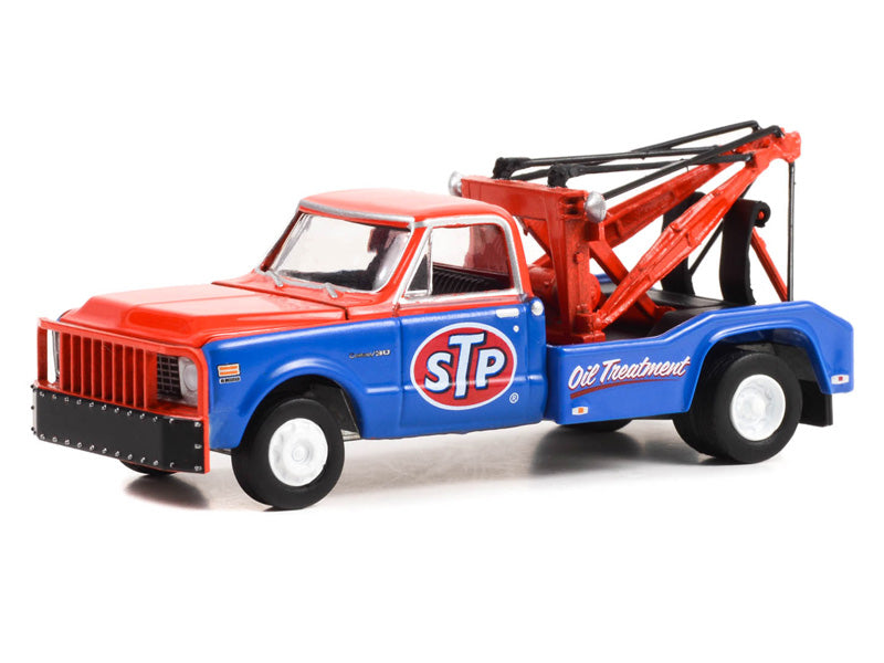 1971 Chevrolet C-30 Dually Wrecker - STP Oil Treatment (Dually Drivers) Series 11 Diecast 1:64 Scale Model - Greenlight 46110B