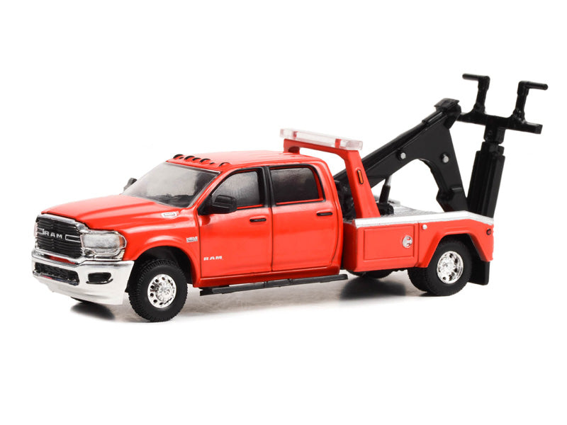 2022 Ram 3500 Dually Wrecker - Flame Red (Dually Drivers) Series 11 Diecast 1:64 Scale Model - Greenlight 46110F