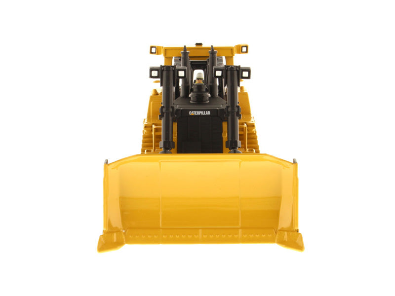 Side View of a 3D-rendered Diecast Masters Caterpillar 365C Front Side View of a 3D-rendered Diecast Masters Caterpillar 365C Front