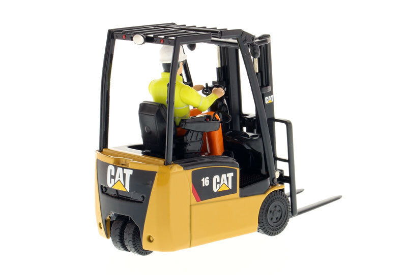 CAT Caterpillar EP16(C)PNY Lift Truck w/ Operator (Core Classics) 1:25 Scale Model - Diecast Masters 85504C