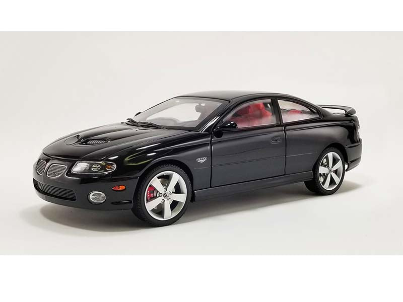 2006 Pontiac GTO - Phantom Black w/ Red Interior Diecast 1:18 Scale Model Car - GMP 18981