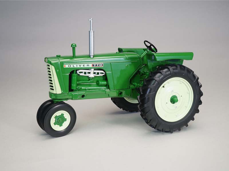 Oliver 770 Narrow-Front Gas Tractor Diecast 1:16 Scale Models - Spec Cast SCT798